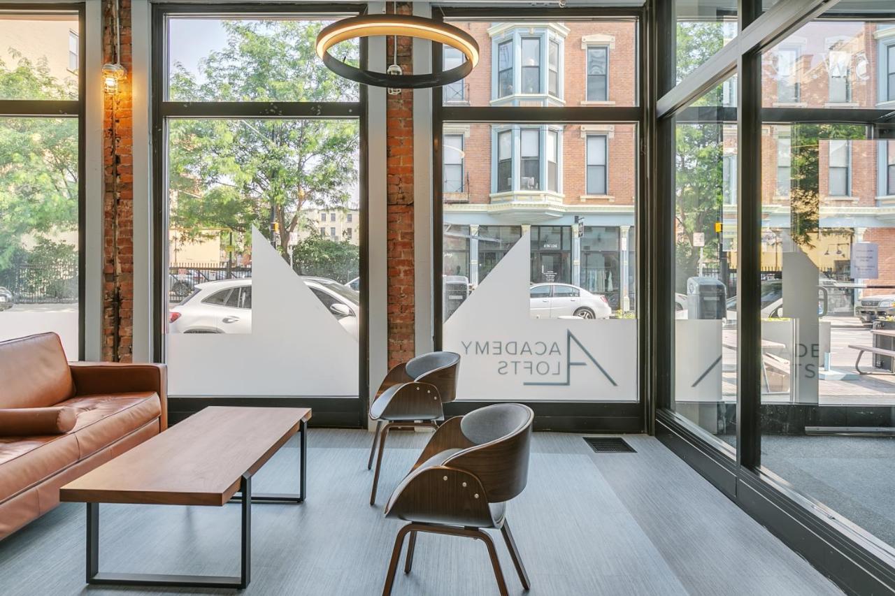 Apartment Restaurant On Site Walk To Everything